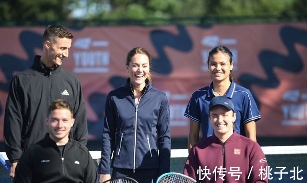 他都吸引着 他都吸引着