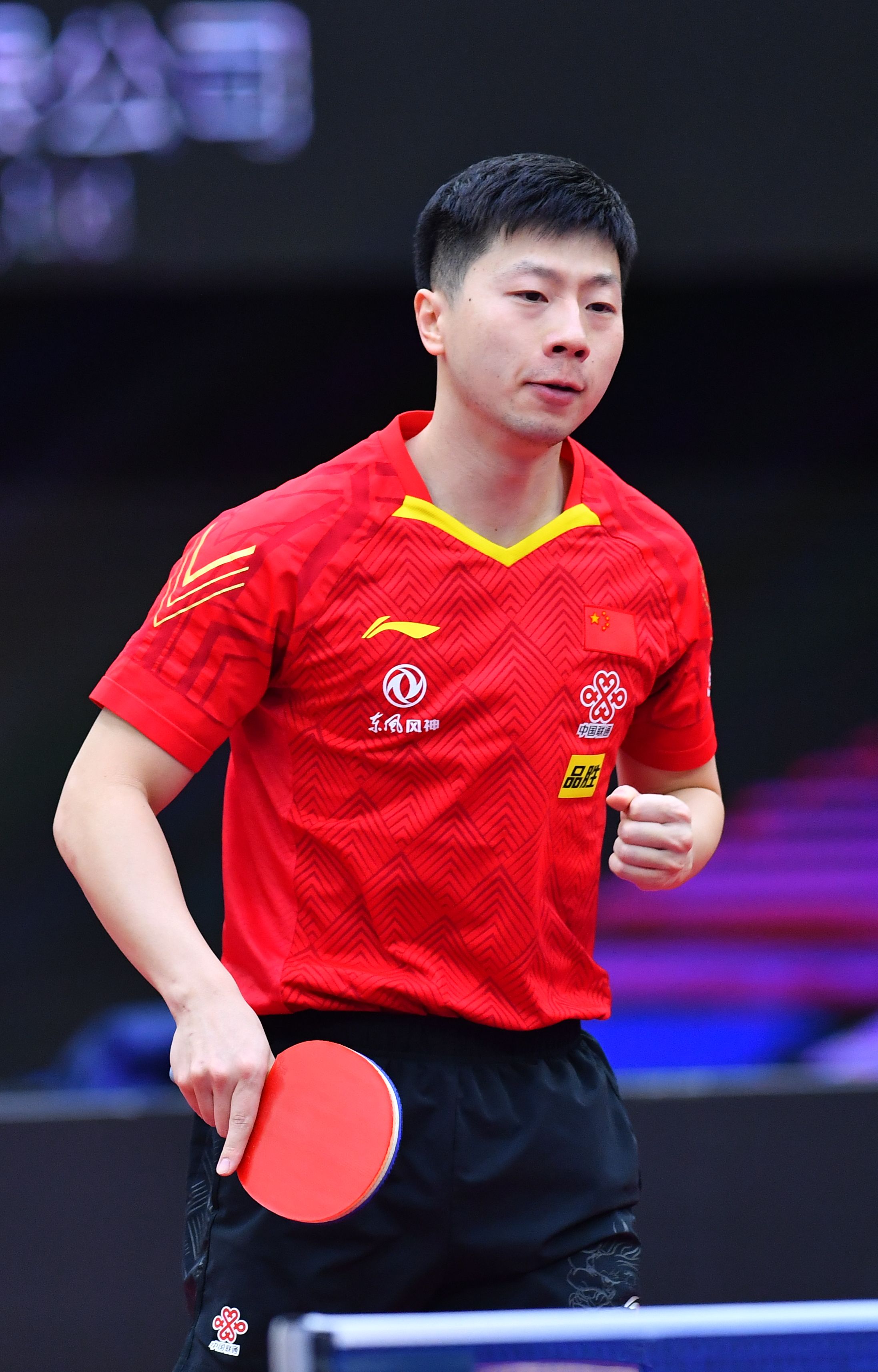 眼中平平无 眼中平平无