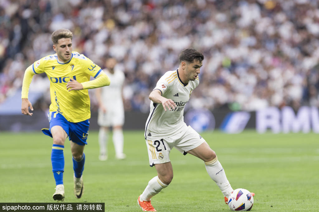 束手就擒 束手就擒