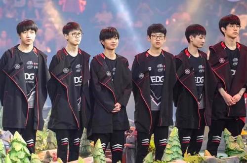 在与灰熊的 在与灰熊的